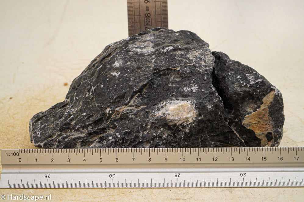 Dark Seiryu Rock S122 - Hardscape.nl