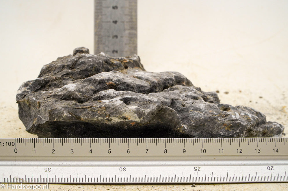Dark Seiryu Rock S134 - Hardscape.nl