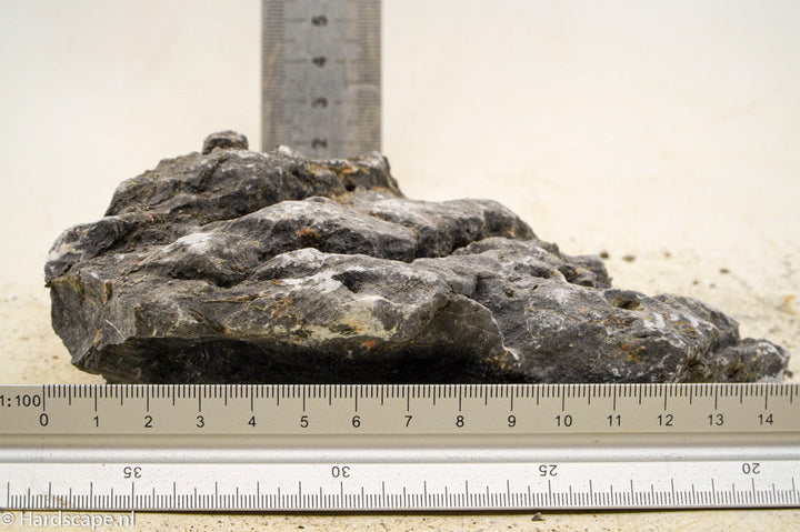 Dark Seiryu Rock S134 - Hardscape.nl