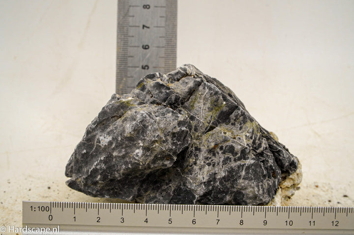 Dark Seiryu Rock S135 - Hardscape.nl