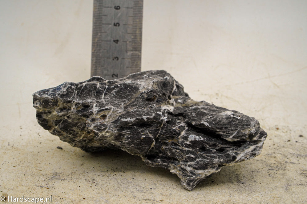 Dark Seiryu Rock S136 - Hardscape.nl