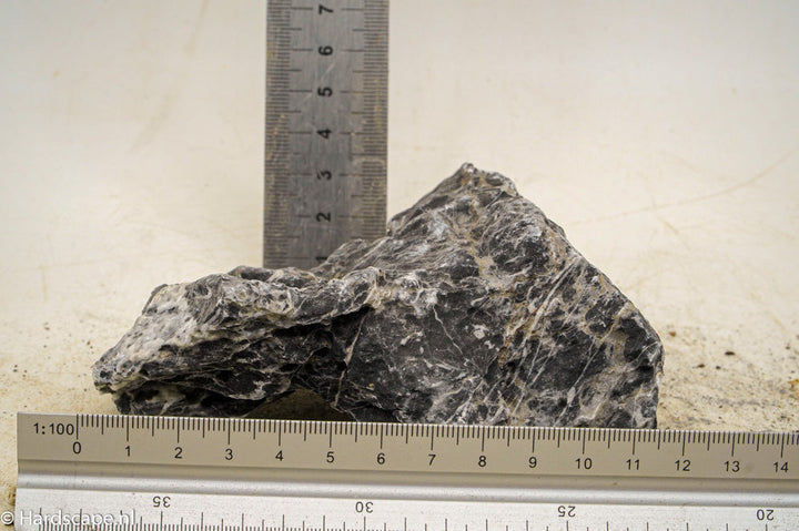 Dark Seiryu Rock S136 - Hardscape.nl