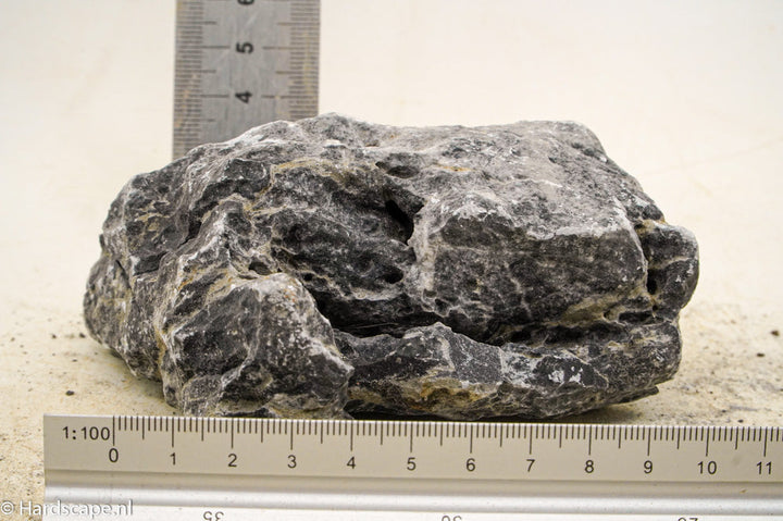 Dark Seiryu Rock S143 - Hardscape.nl