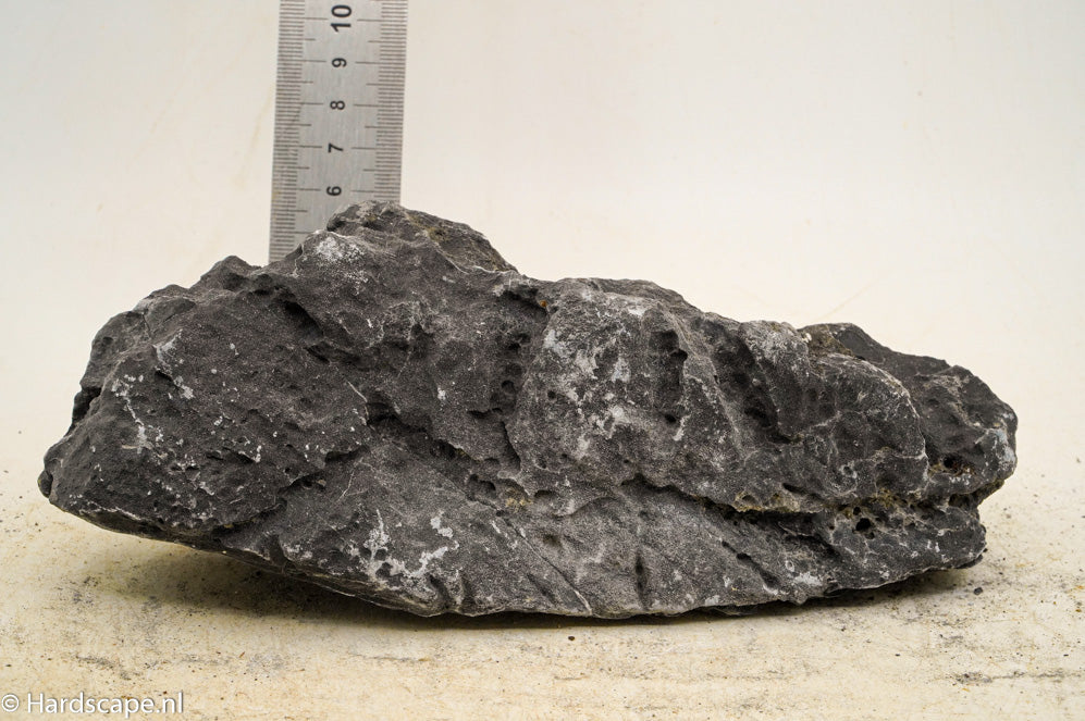 Dark Seiryu Rock S144 - Hardscape.nl