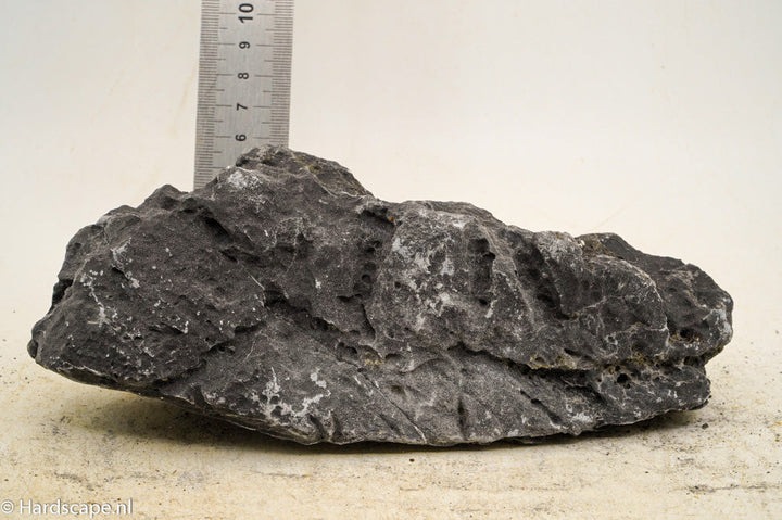 Dark Seiryu Rock S144 - Hardscape.nl