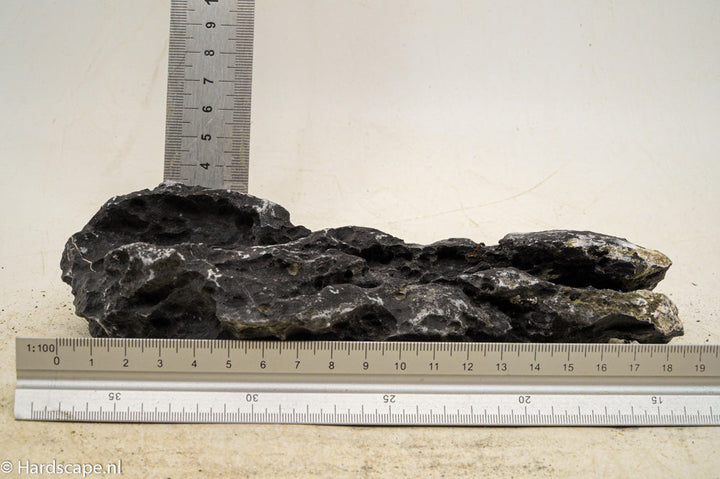 Dark Seiryu Rock S144 - Hardscape.nl