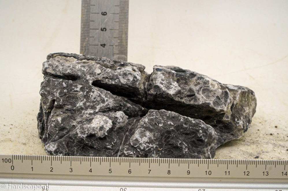 Dark Seiryu Rock S151 - Hardscape.nl