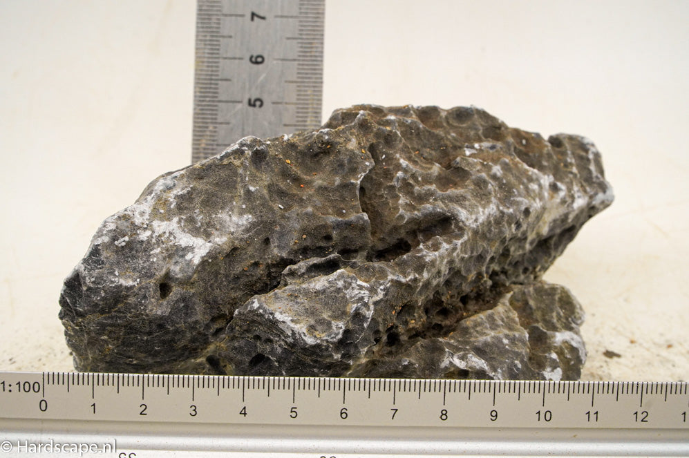 Dark Seiryu Rock S155 - Hardscape.nl