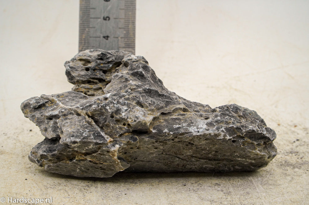 Dark Seiryu Rock S158 - Hardscape.nl