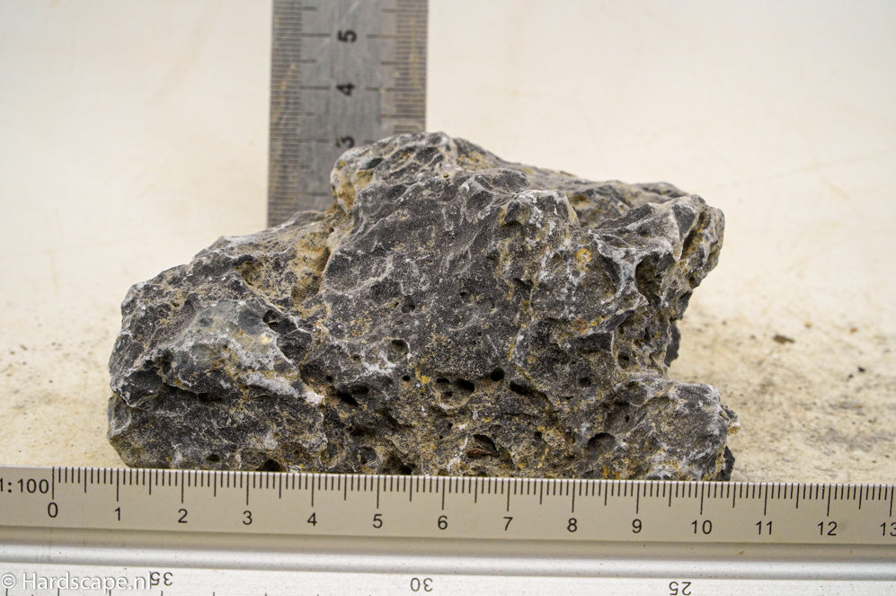 Dark Seiryu Rock S158 - Hardscape.nl