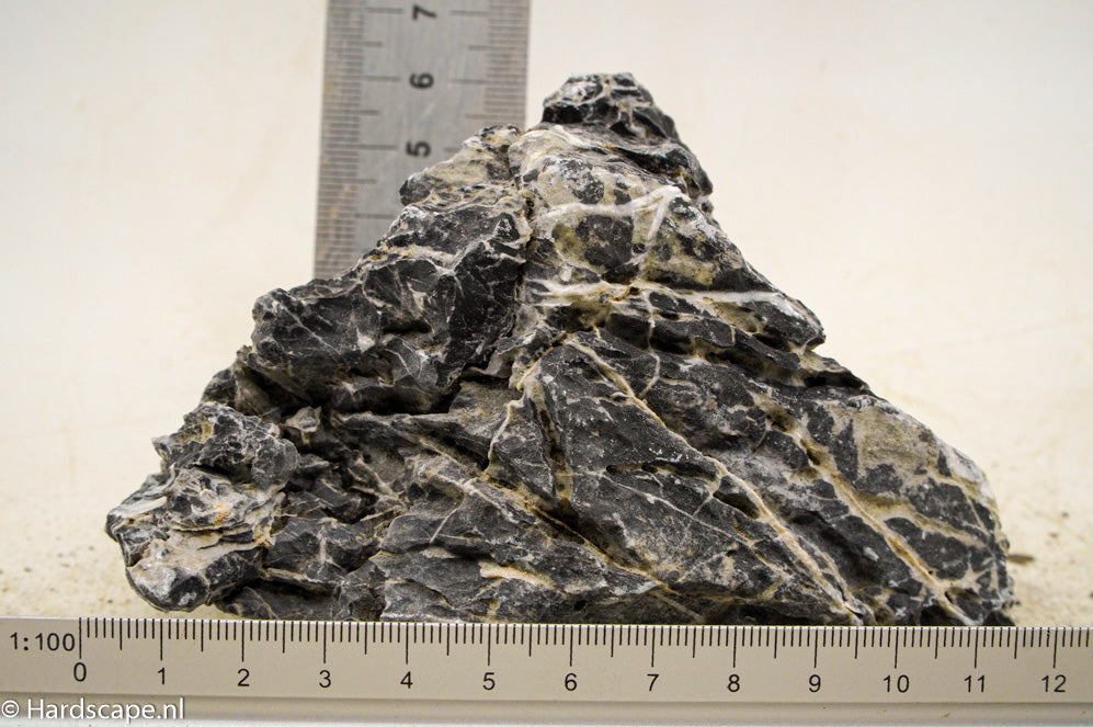 Dark Seiryu Rock S164 - Hardscape.nl