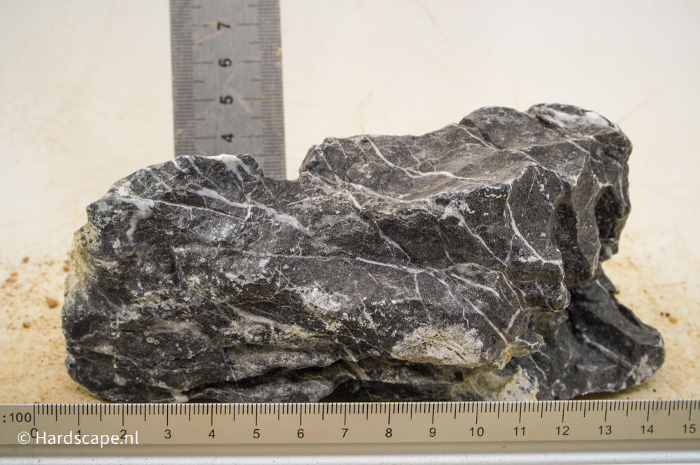Dark Seiryu Rock S166 - Hardscape.nl