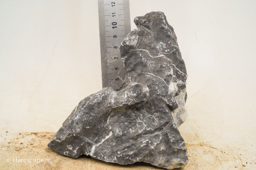Dark Seiryu Rock S173 - Hardscape.nl