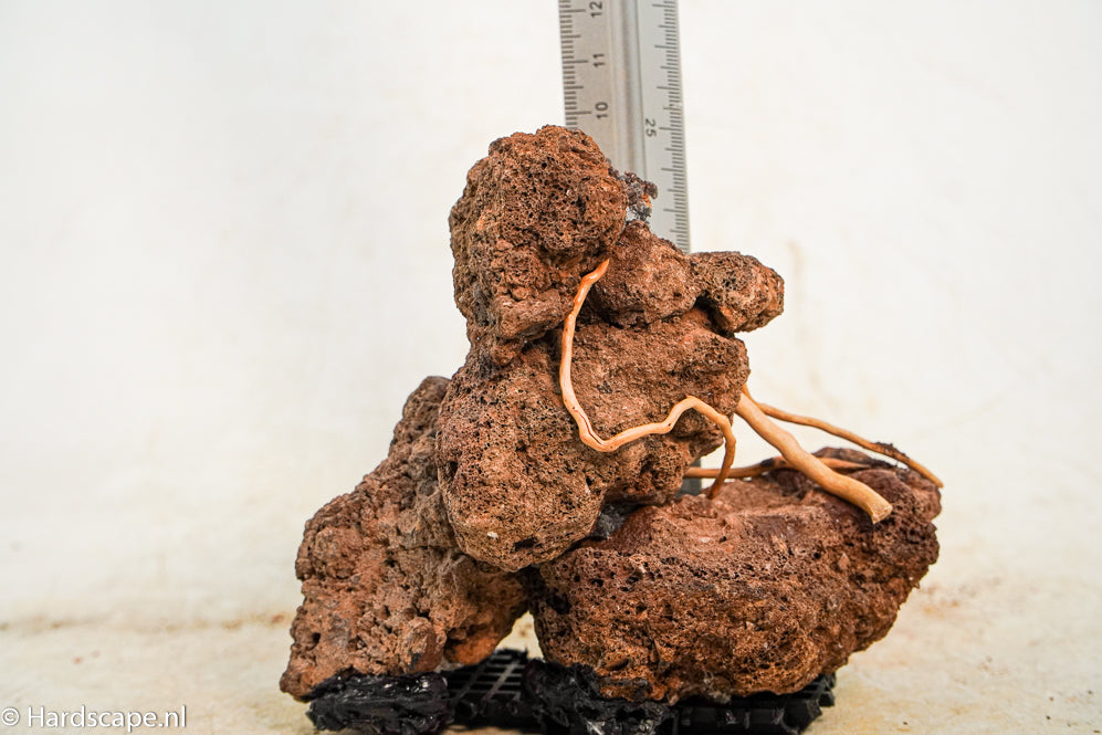 Red Lava scape 3 - Hardscape.nl