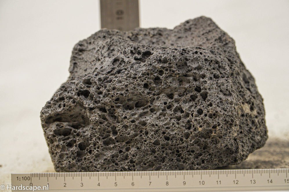 Black Lava Rock M101 - Hardscape.nlMedium