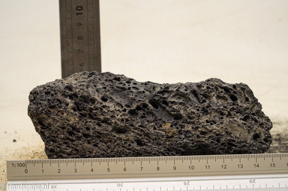 Black Lava Rock M91 - Hardscape.nlMedium