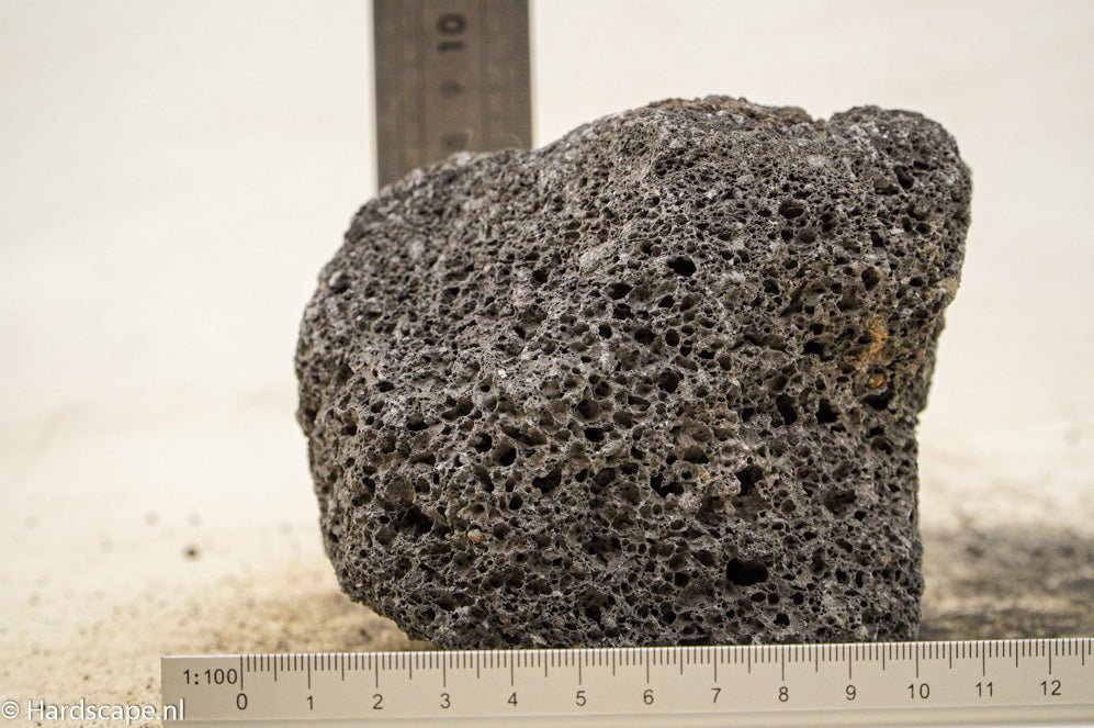 Black Lava Rock M96 - Hardscape.nlMedium