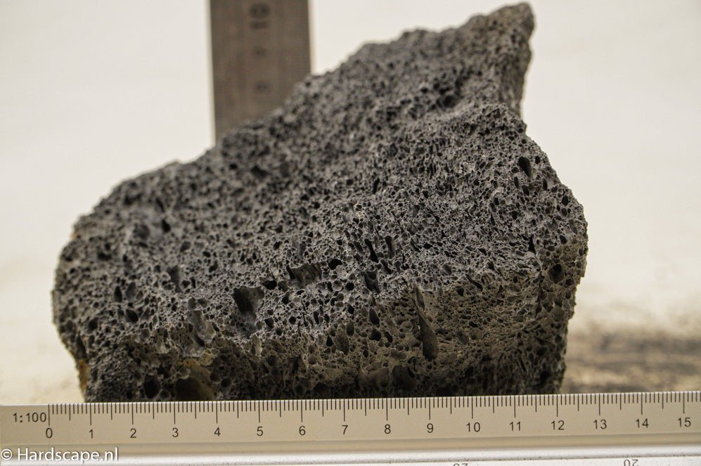 Black Lava Rock M98 - Hardscape.nlMedium