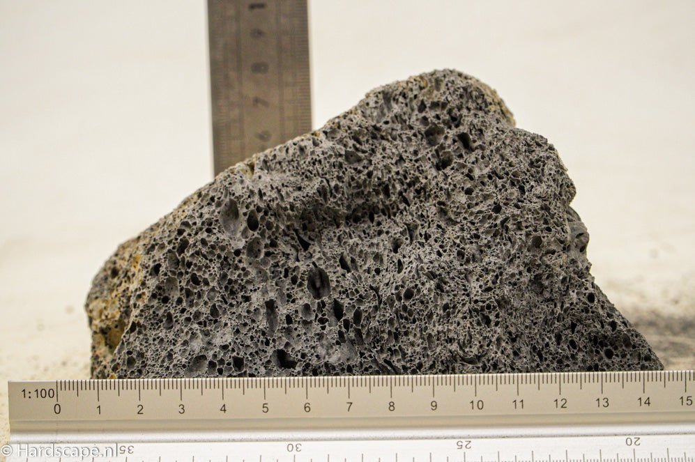 Black Lava Rock M98 - Hardscape.nlMedium